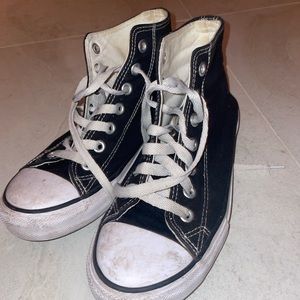 Black and white “converse”